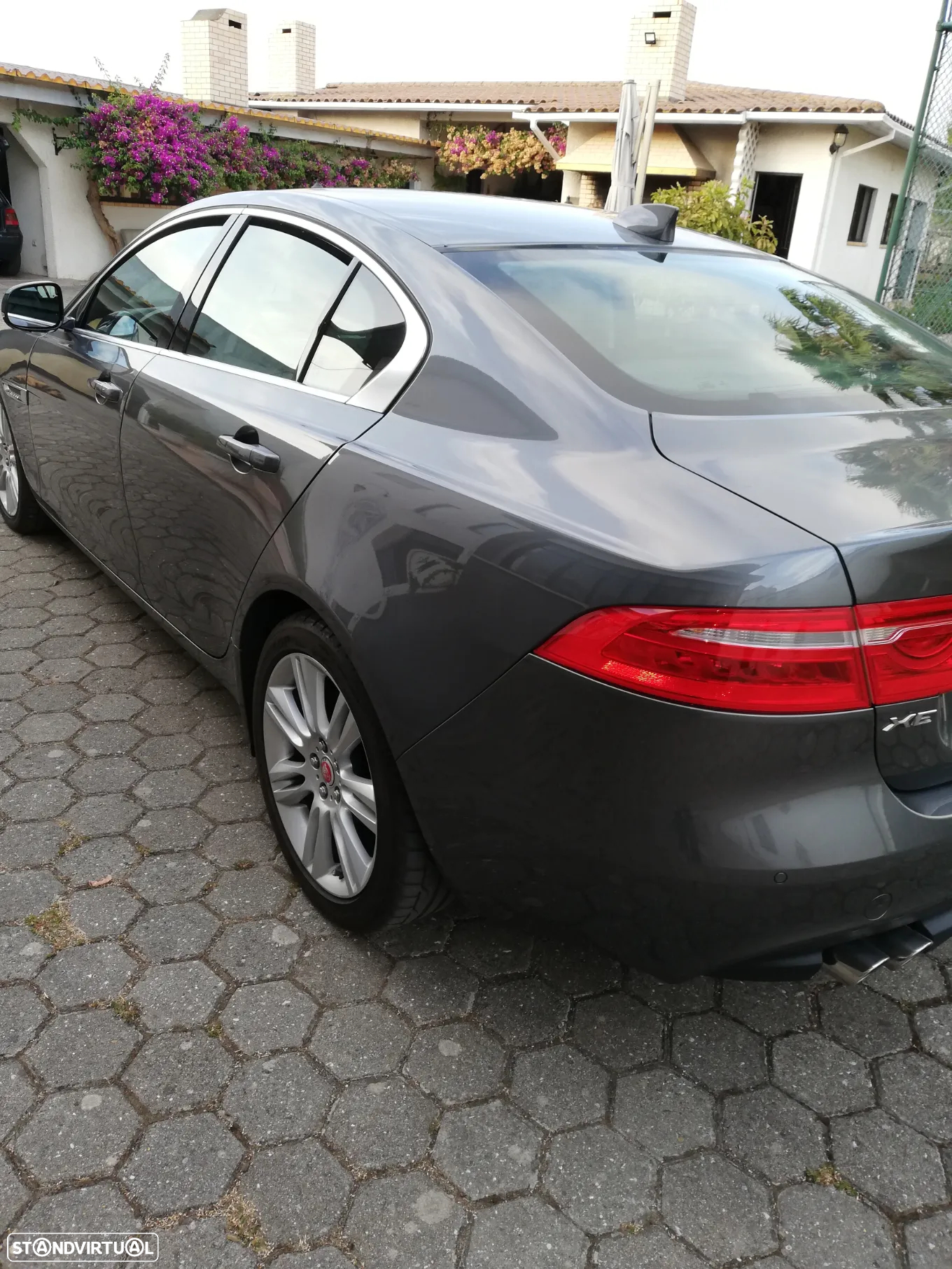 Jaguar XE 2.0 D Prestige Aut. - 5