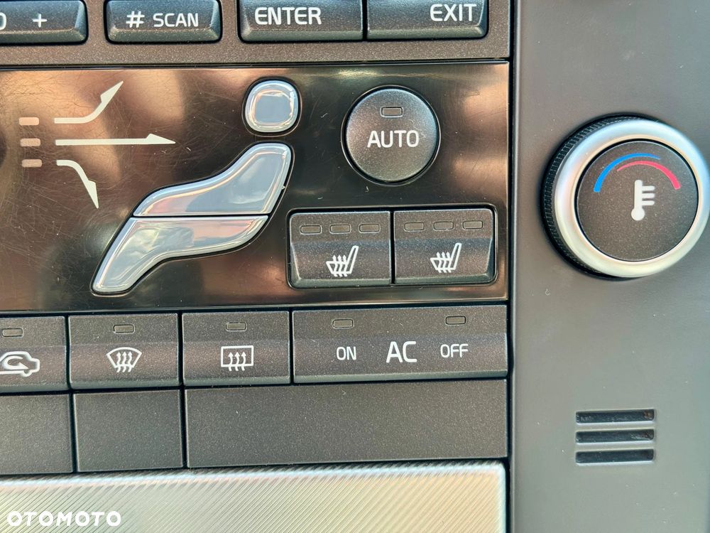 Volvo V70 2.5T R-Design Summum - 26