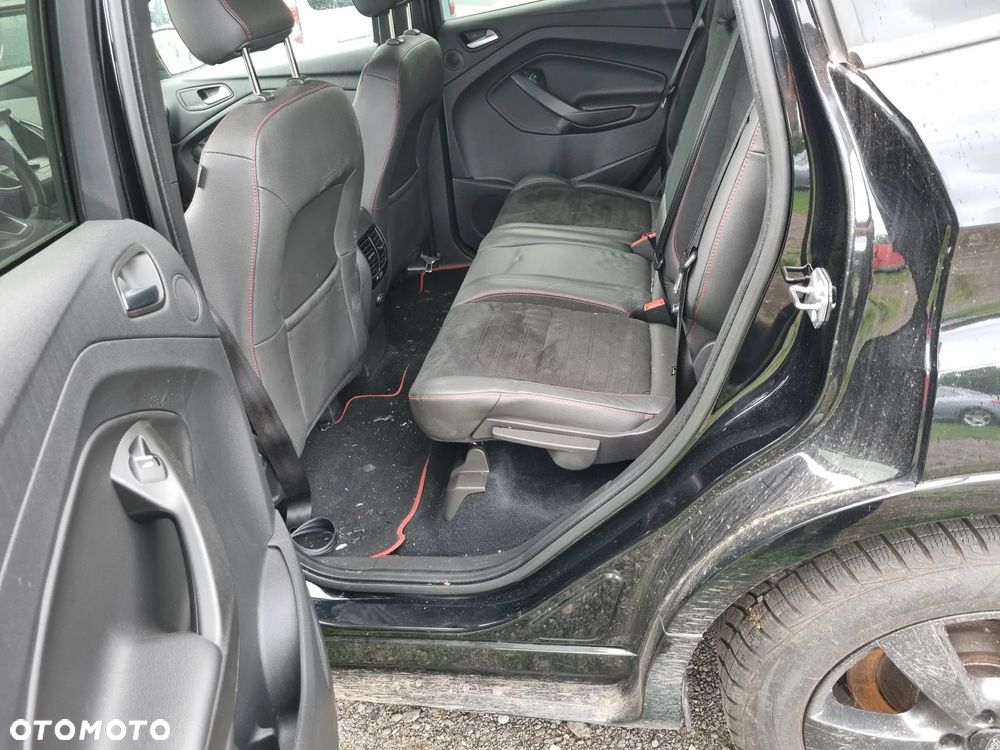 Ford Kuga 1.5 EcoBoost 2x4 ST-Line - 24