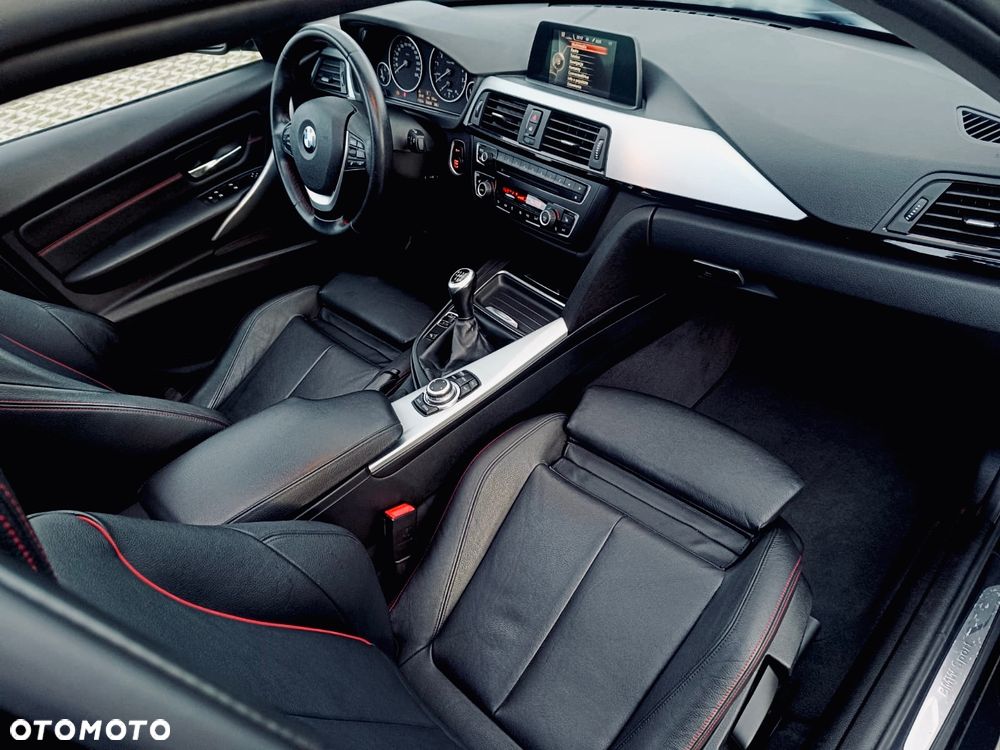 BMW Seria 3 320i xDrive Sport Line - 23