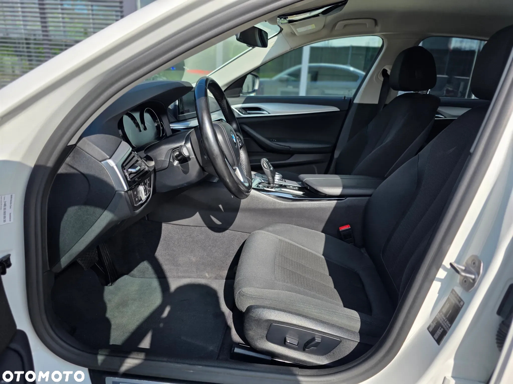 BMW Seria 5 520i - 23