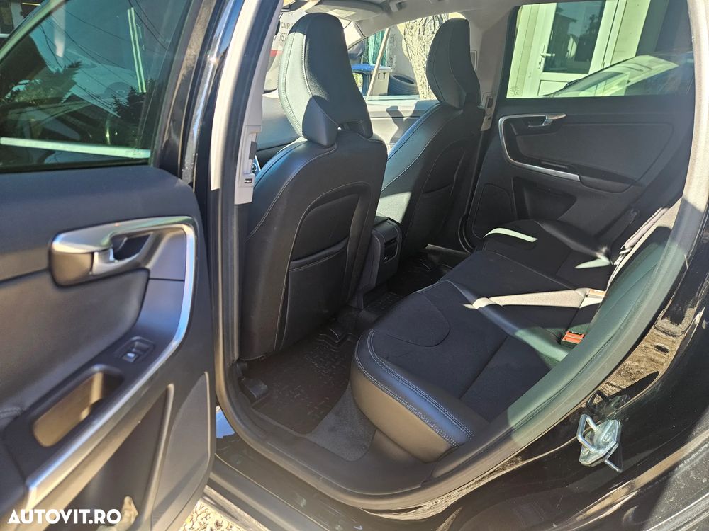 Volvo XC 60 D3 Geartronic Momentum - 9