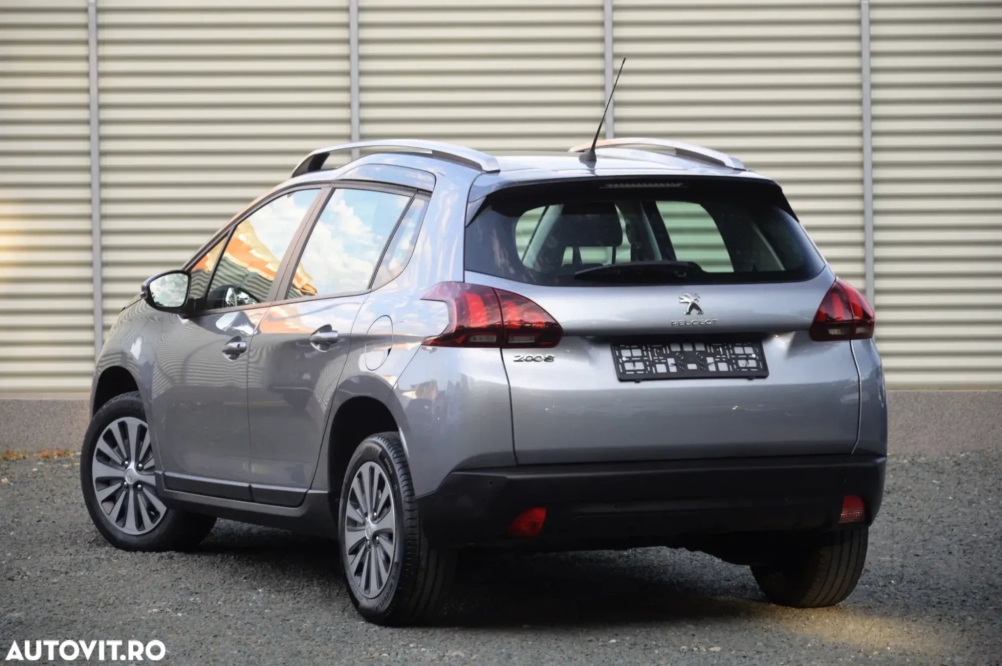 Peugeot 2008 - 4