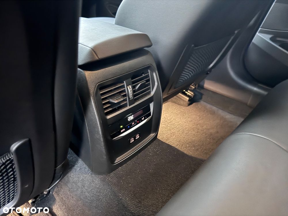 BMW Seria 3 320d xDrive M Sport sport - 21