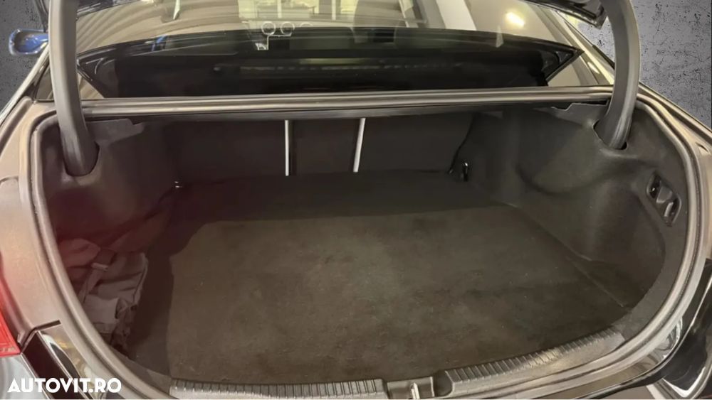 Mercedes-Benz C 300 e 9G-TRONIC AMG Line - 23