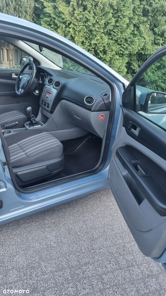 Ford Focus 1.4 Ambiente - 10