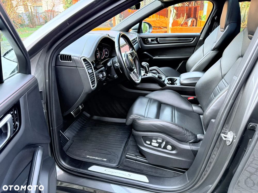 Porsche Cayenne S - 13