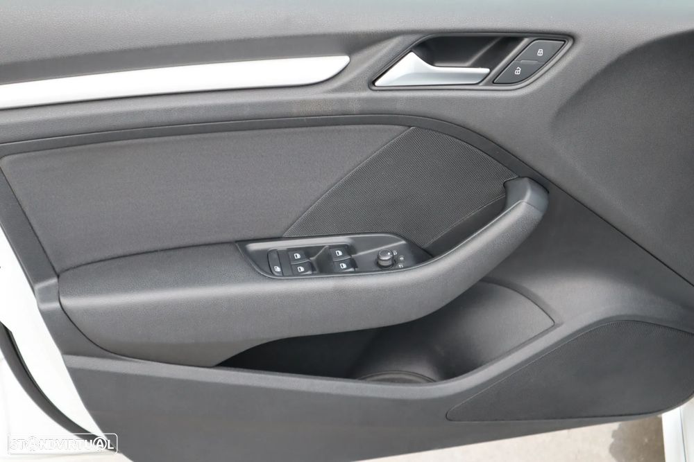 Audi A3 Sportback 1.6 TDI Advance - 10