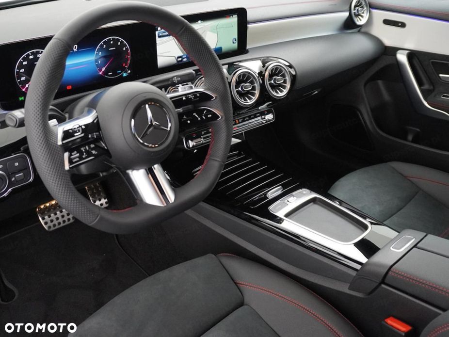 Mercedes-Benz CLA 200 mHEV AMG Line 7G-DCT - 9