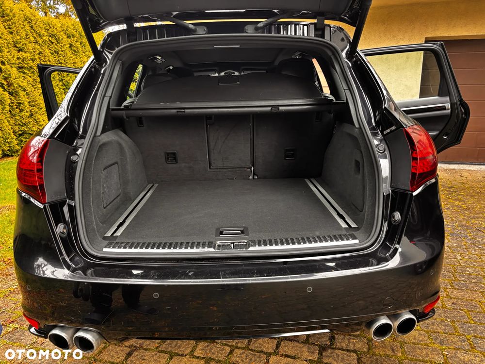 Porsche Cayenne S - 22