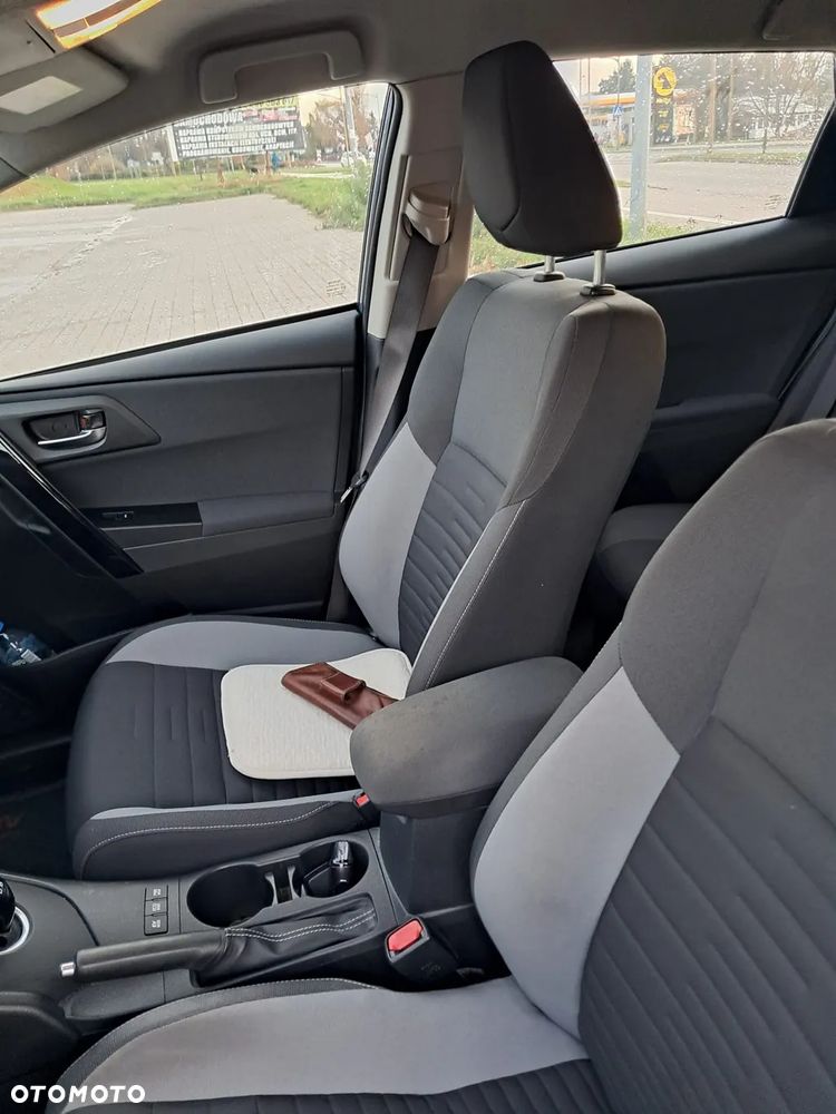 Toyota Auris Hybrid 135 Premium - 7