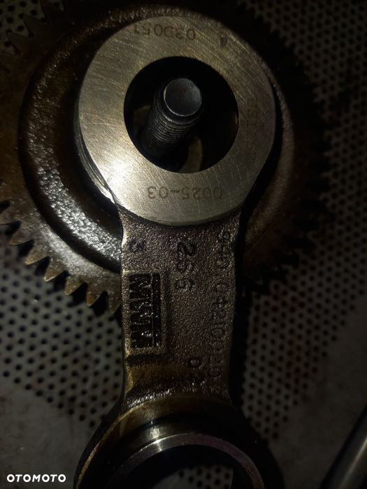 Koło zębate pośrednie głowicy LT 46 2.8 tdi  AUH - 1