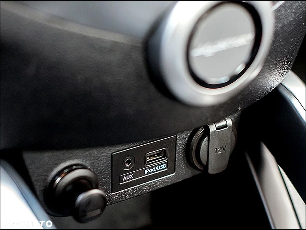 Hyundai Veloster - 25