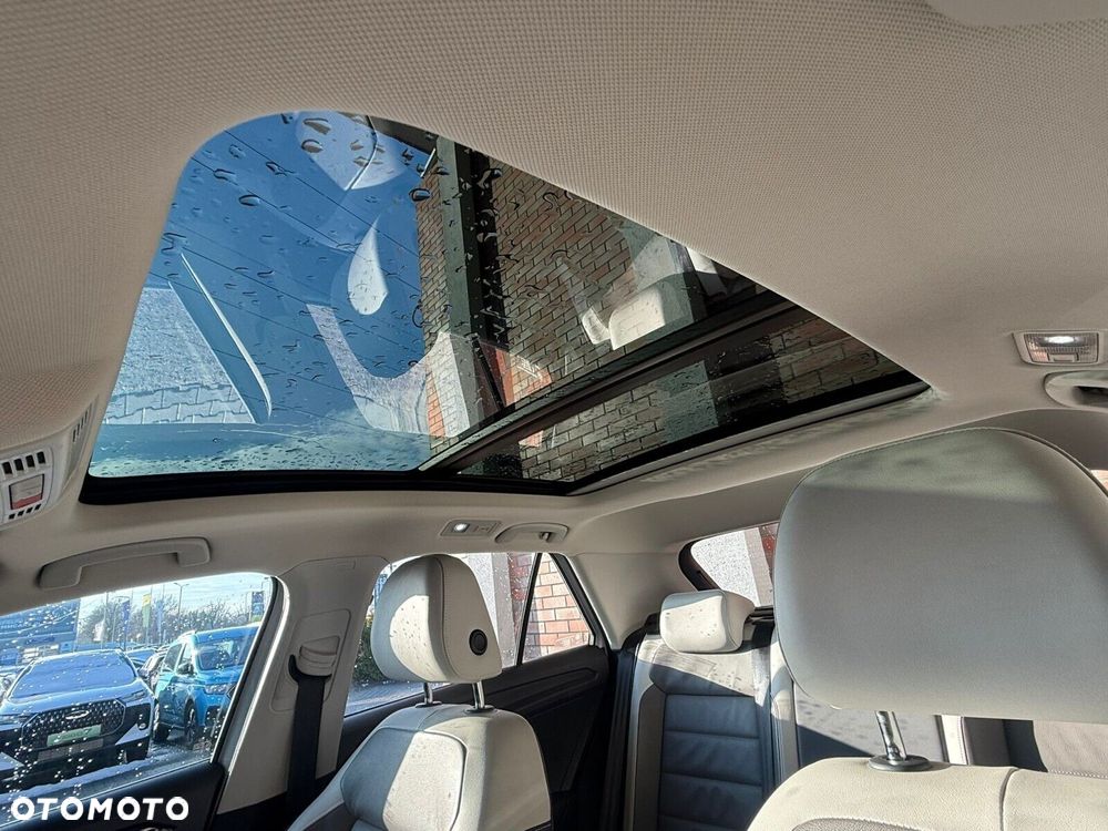 Volkswagen T-Roc - 13