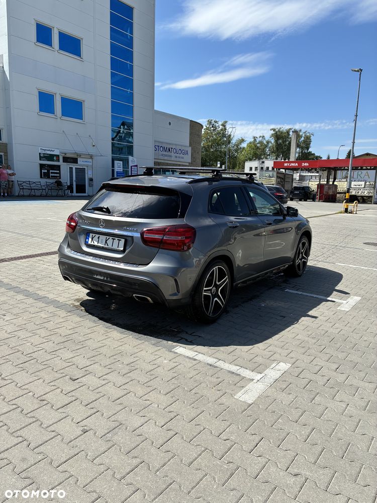 Mercedes-Benz GLA 250 7G-DCT AMG Line - 3