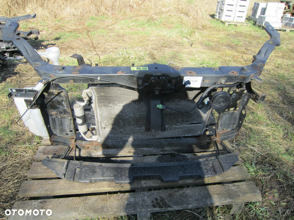 Pas przedni kompletny Nissan Qashqai I J10 Benzyna
