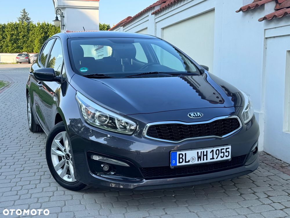 Kia Ceed - 4