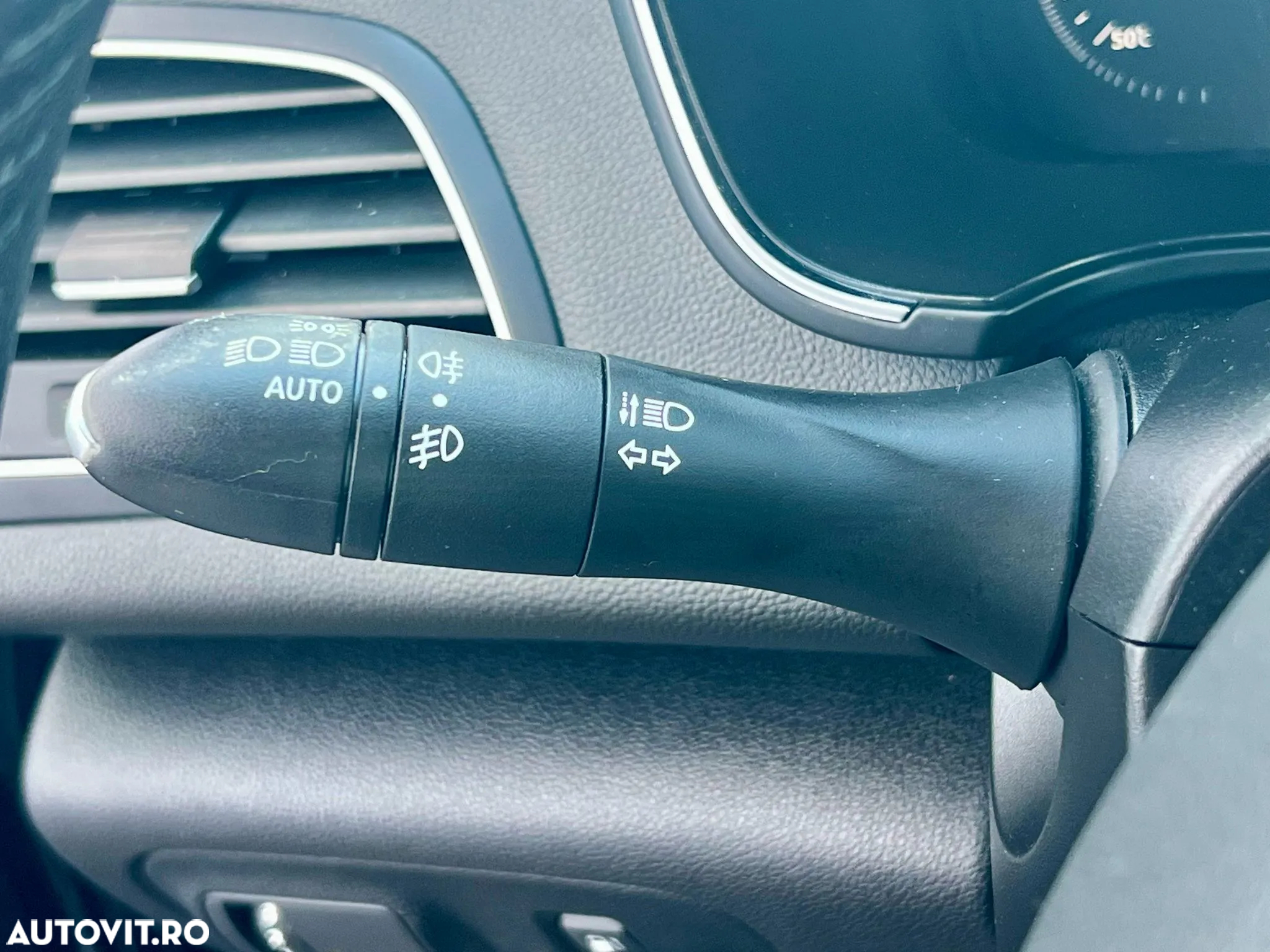 Renault Megane TCe Intens - 17