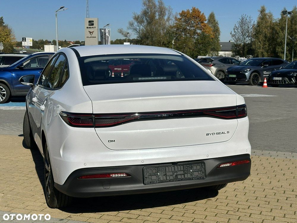 BYD Seal 5 - 6