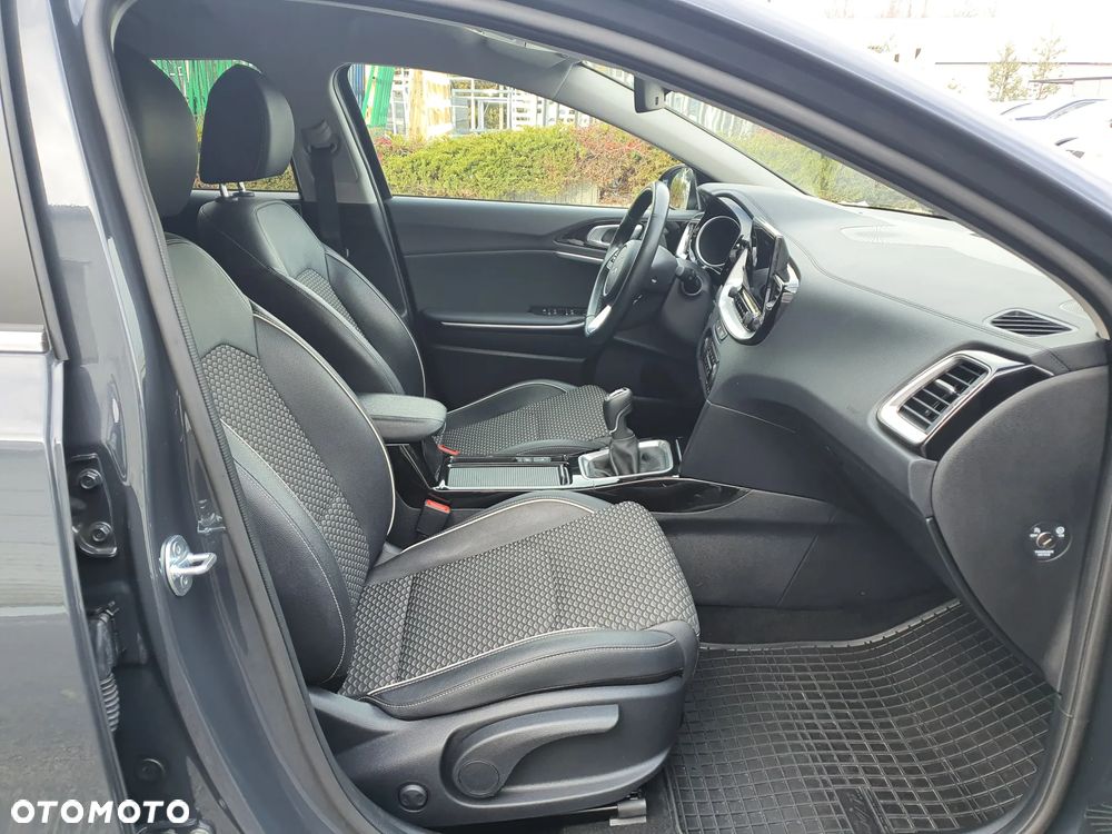 Kia Ceed 1.5 T-GDI Tribute - 26