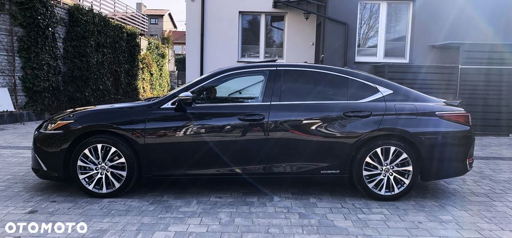 Lexus ES 300h Business Edition - 10