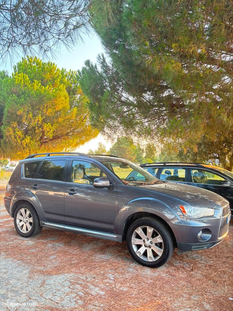 Mitsubishi Outlander 2.2 DI-D Instyle 4WD - 1