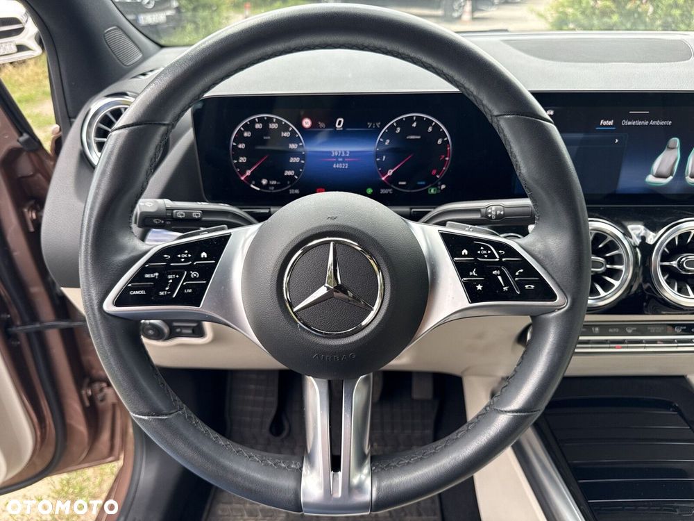 Mercedes-Benz Klasa B 220 4-Matic mHEV Progressive 8G-DCT - 29