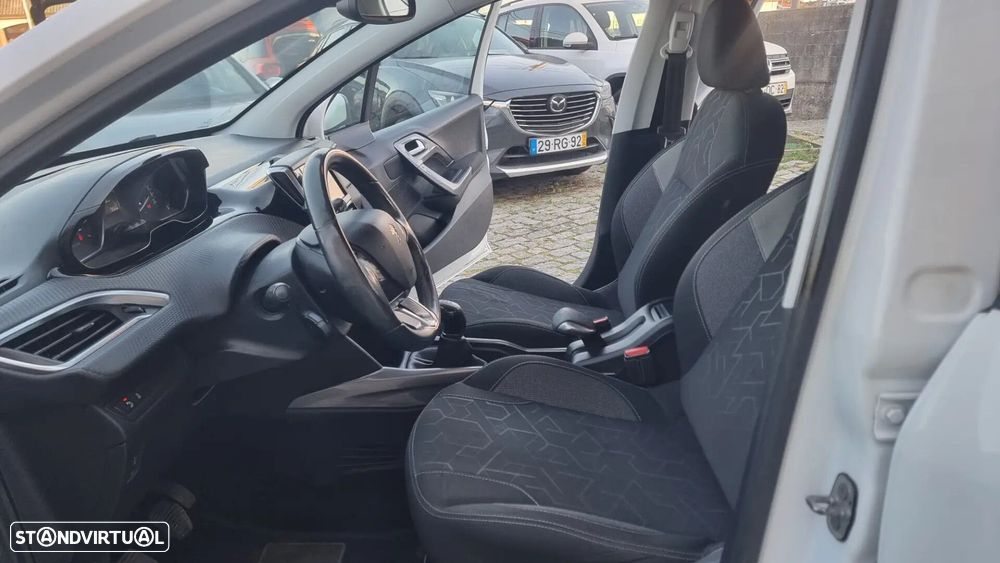 Peugeot 2008 1.2 PureTech Style - 8