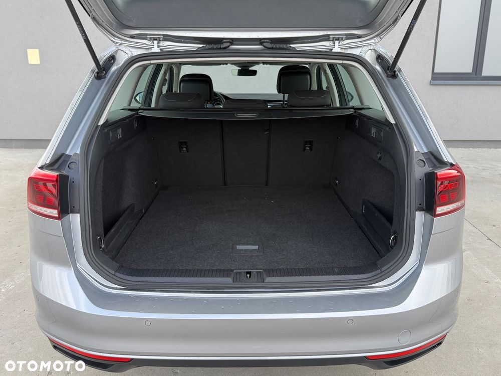 Volkswagen Passat Variant 2.0 TDI Business DSG - 38