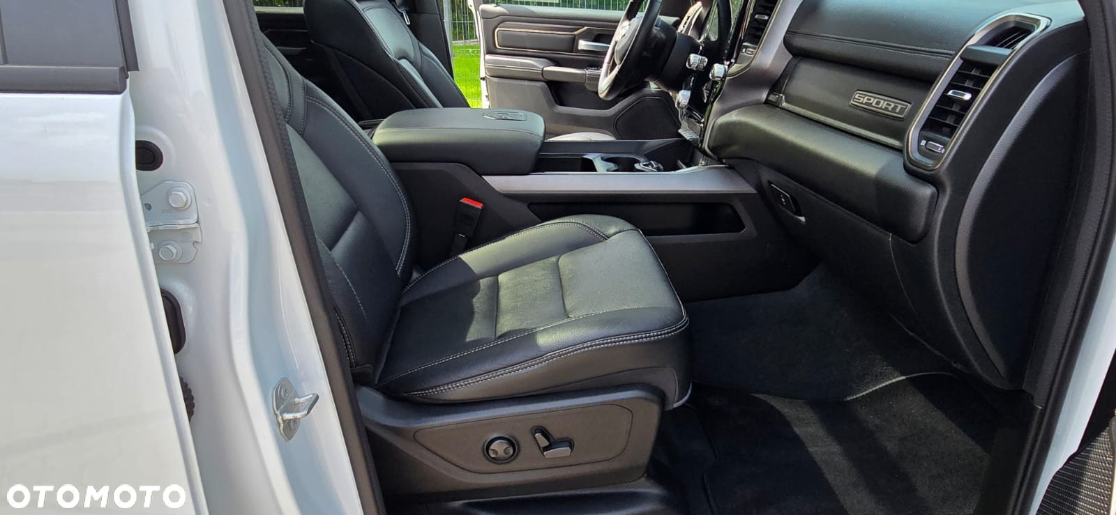 RAM 1500 Crew Cab Sport - 18