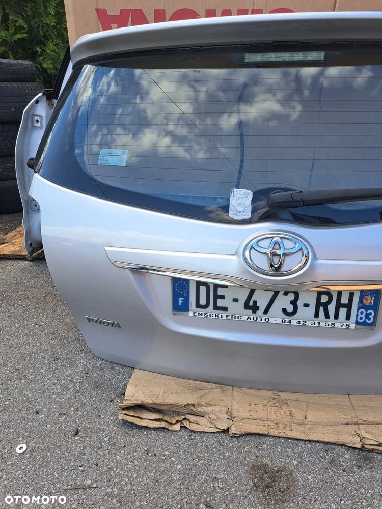 Toyota Verso lift 2013- klapa bagażnika tylna srebrna verso II lift - 5