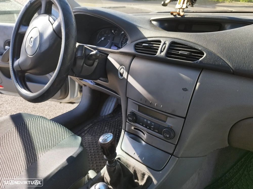 Renault Laguna 1.9 dCi Privilège - 17