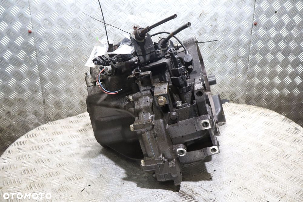 SKRZYNIA BIEGÓW 5 BIEGOWA HYUNDAI I30 I 1.6CRDI - 4