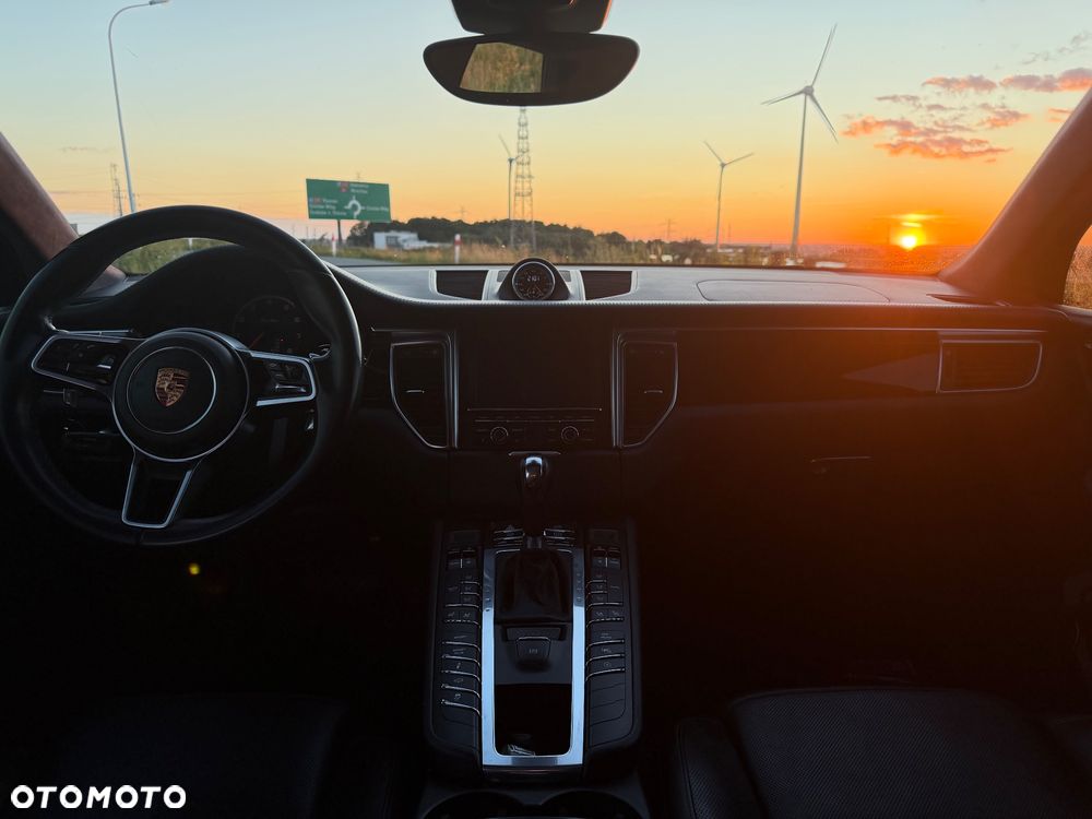 Porsche Macan Turbo - 4