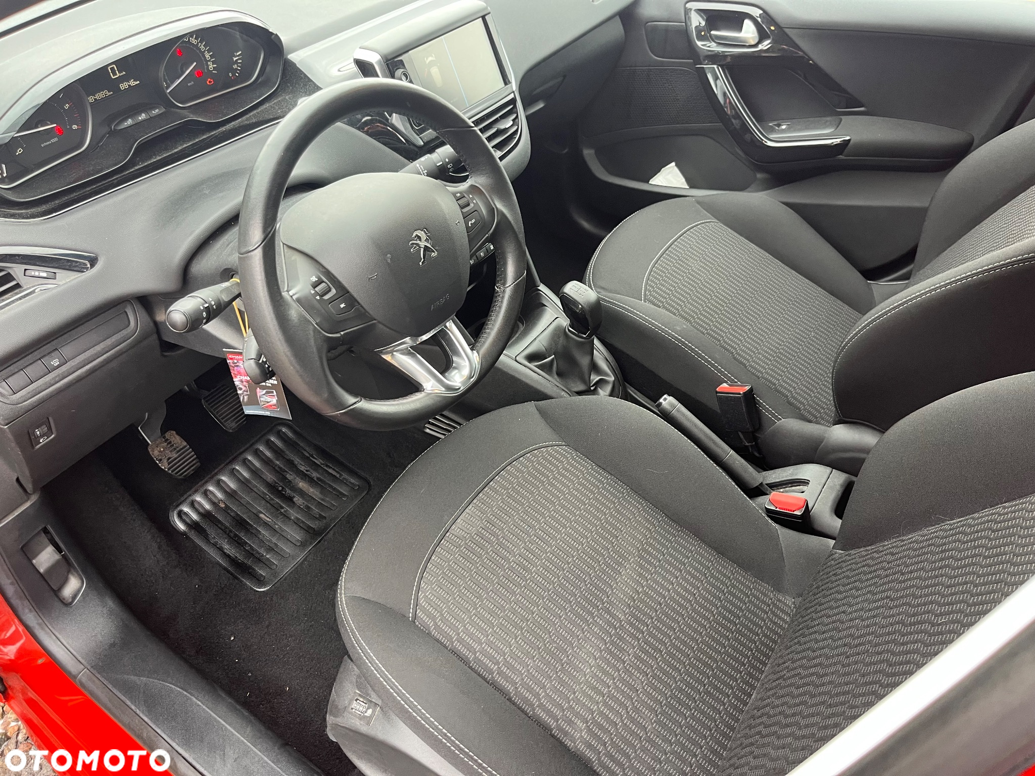 Peugeot 208 1.6 BlueHDi Allure S&S - 8