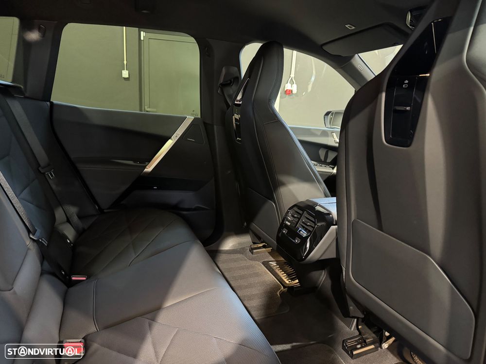BMW iX xDrive 40 Pack Desportivo - 25