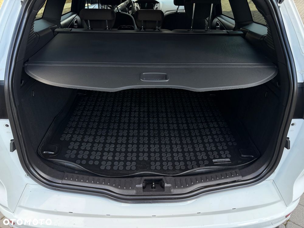 Ford Focus 1.5 EcoBoost ST-Line - 24
