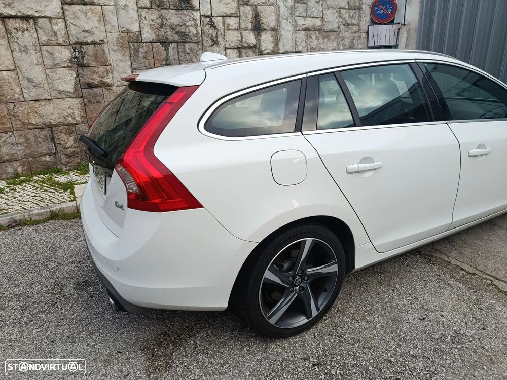 Volvo V60 2.0 D4 R-Design Momentum - 10