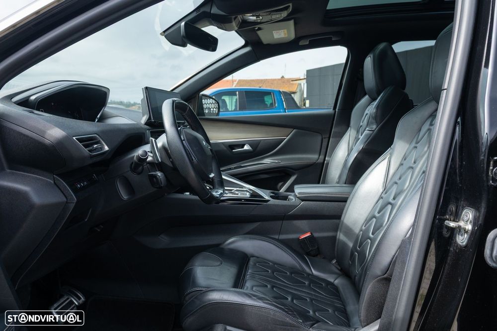 Peugeot 5008 1.5 BlueHDi GT EAT8 - 17