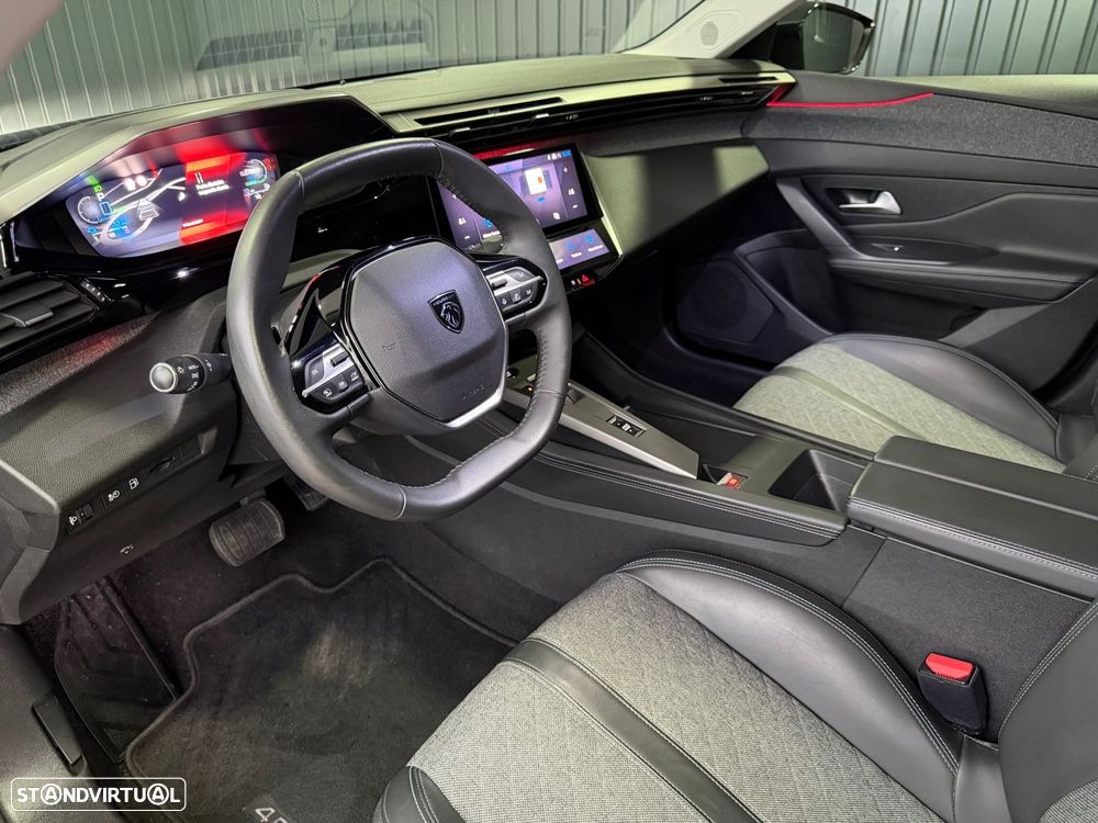 Peugeot 408 1.6 Hybrid Allure Pack e-EAT8 - 32