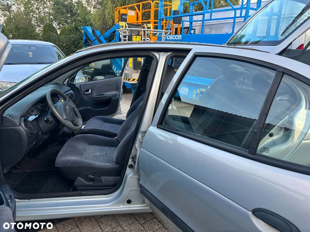 Renault Megane 1.6 - 9
