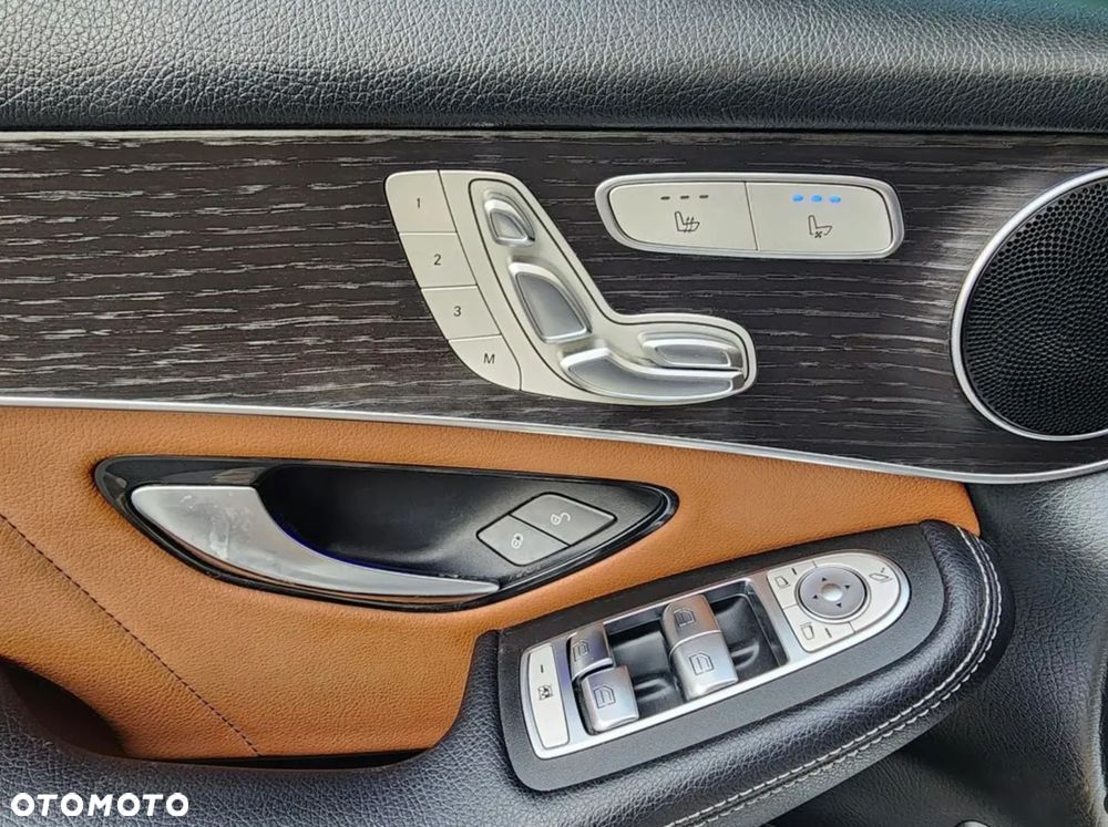 Mercedes-Benz GLC 300 4Matic 9G-TRONIC Exclusive - 18