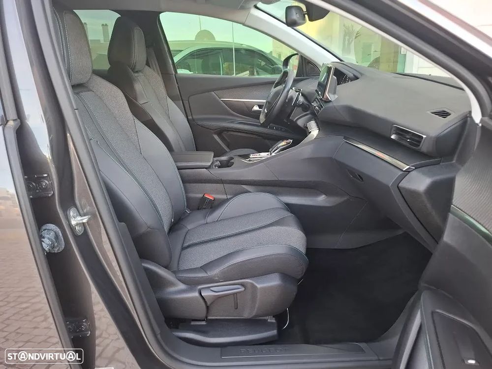 Peugeot 3008 1.2 PureTech Allure Pack EAT8 - 39