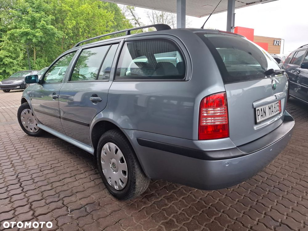 Skoda Octavia 1.6 Tour Plus - 24