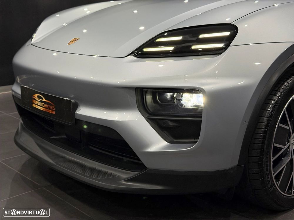 Porsche Macan Electric 4 - 11