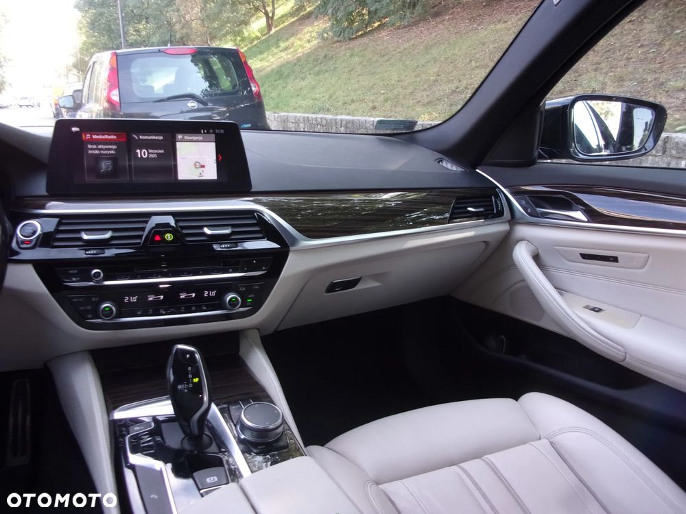 BMW Seria 5 530i xDrive Luxury Line - 19