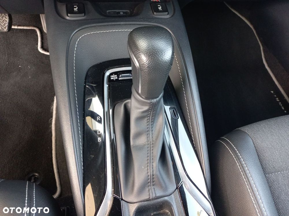 Toyota Corolla 1.8 Hybrid Style - 23