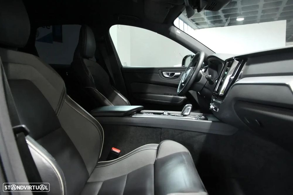 Volvo XC 60 2.0 B4 R-Design - 30