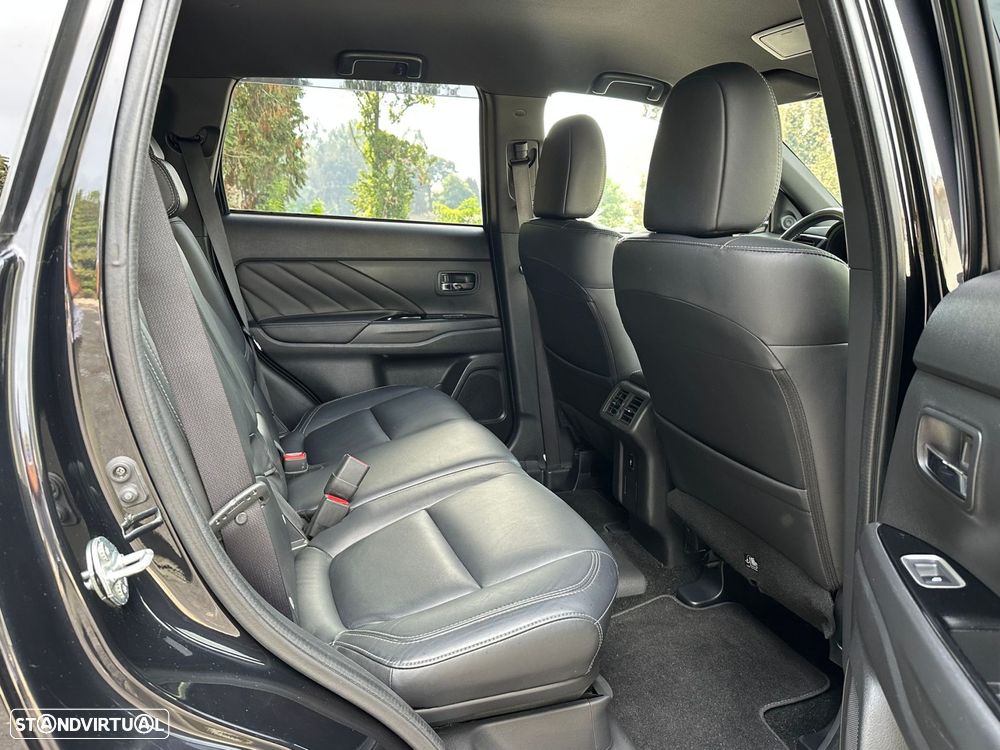 Mitsubishi Outlander 2.0 PHEV Intense - 22