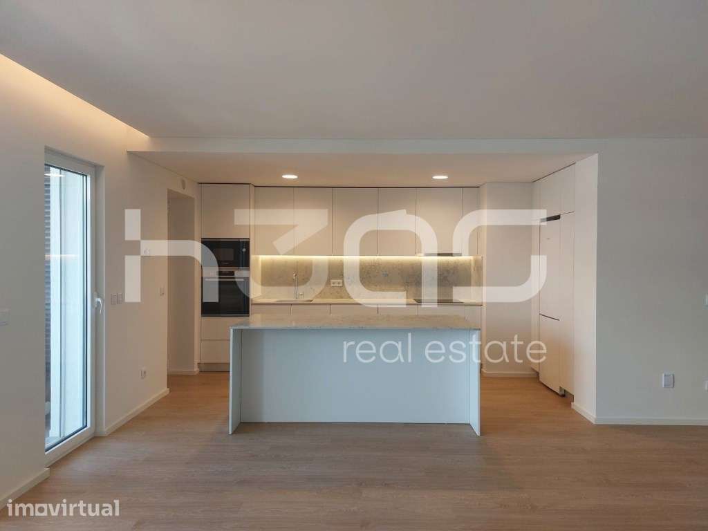 APARTAMENTO T3 COM EXCELENTES VARANDAS E GARAGEM FECHADA PARA 2 VIA... - Grande imagem: 2/20